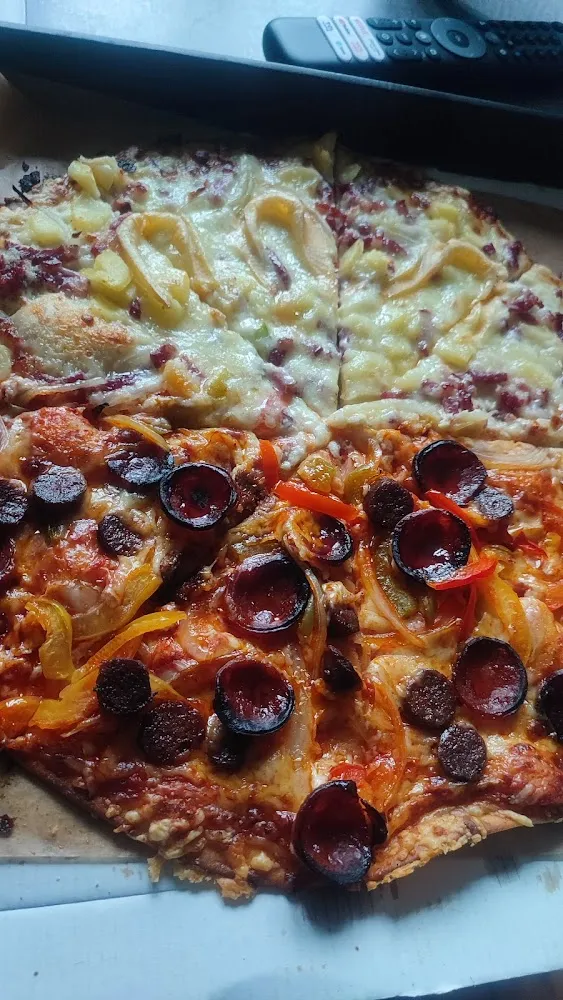 Pizzas Moit Moit Enfer Et Tartiflette